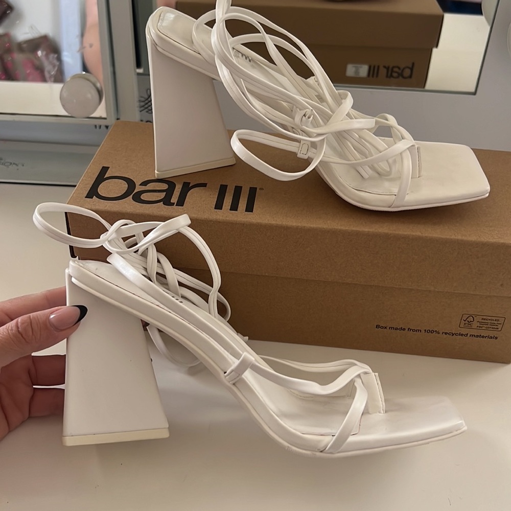 NWT Bar lll lace up heels ✨